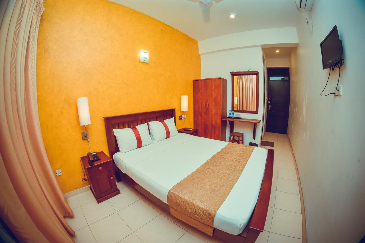 Zendara Hotel Negombo Exterior photo