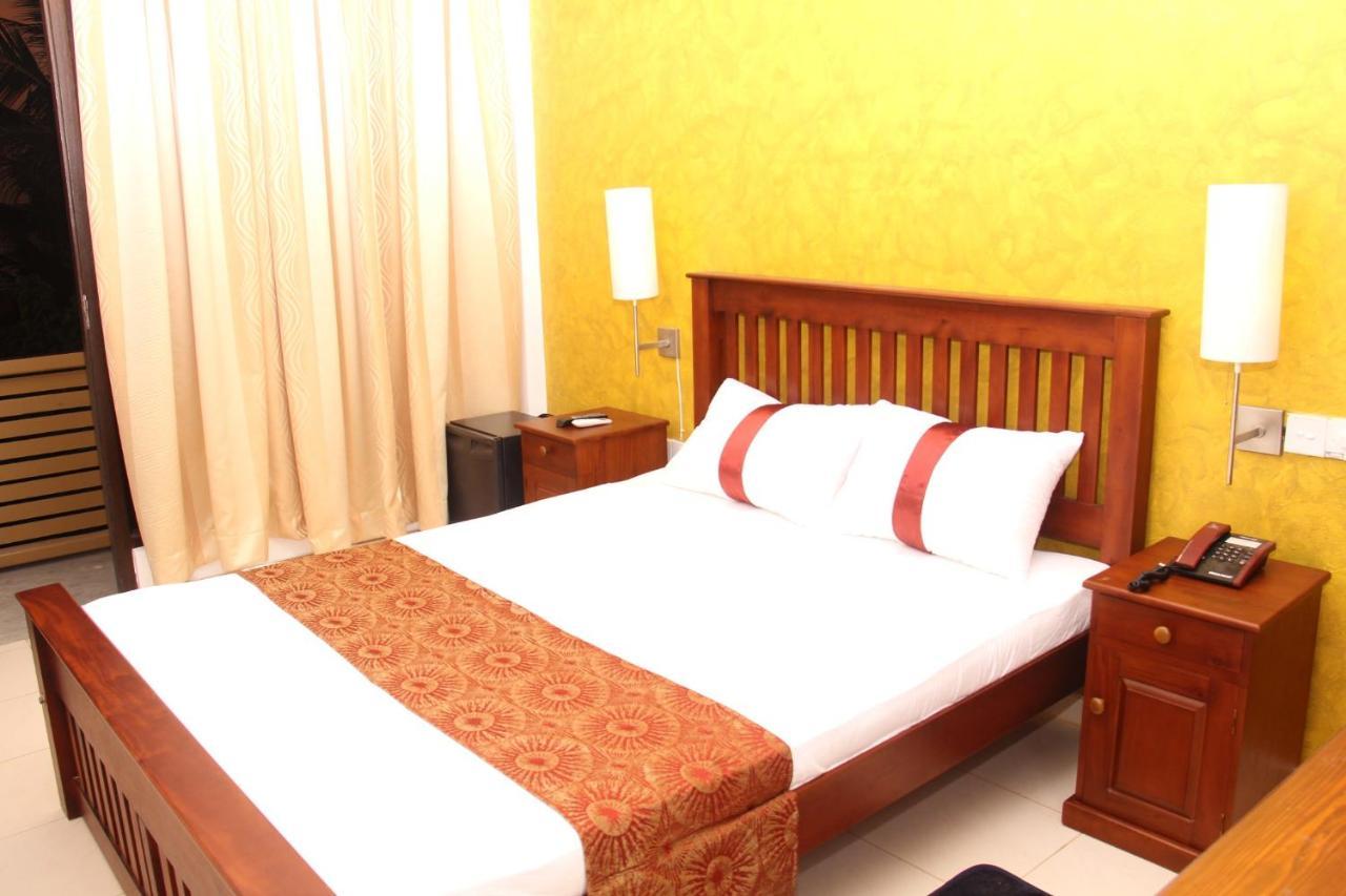 Zendara Hotel Negombo Exterior photo