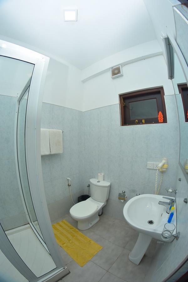 Zendara Hotel Negombo Exterior photo