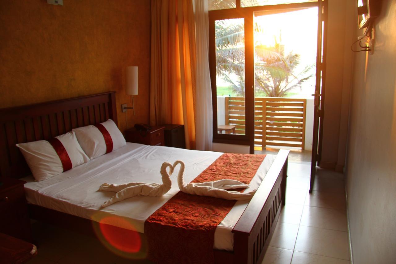 Zendara Hotel Negombo Exterior photo